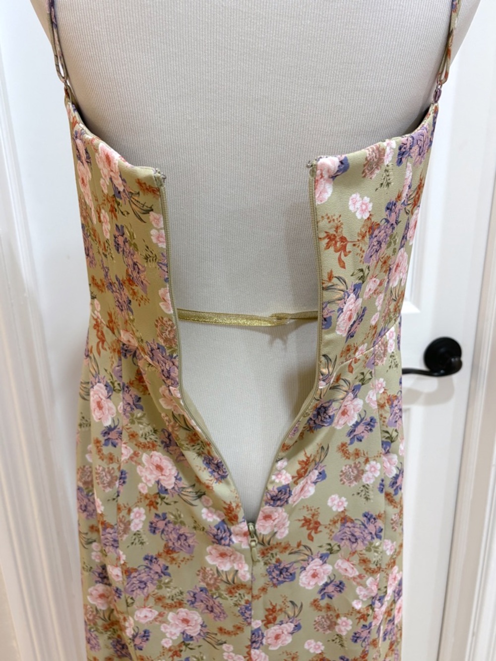 NWOT House of CB Corset Crepe Midi Sundress Peony Print Plus Cup Medium - Picture 14 of 16